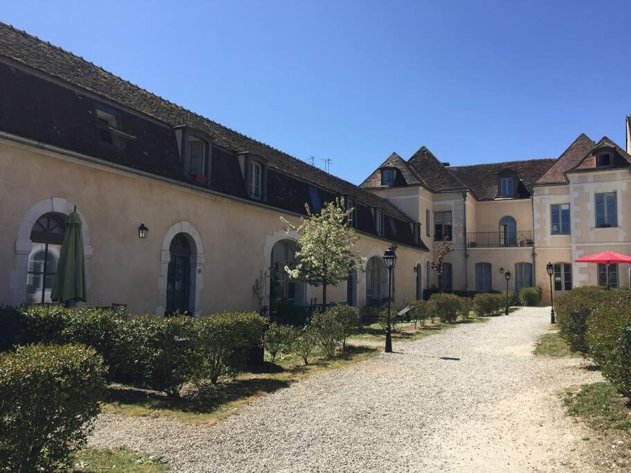 Bel Appart Au Bord De L'Eau Proche Gare Avec Wifi Auxerre Luaran gambar