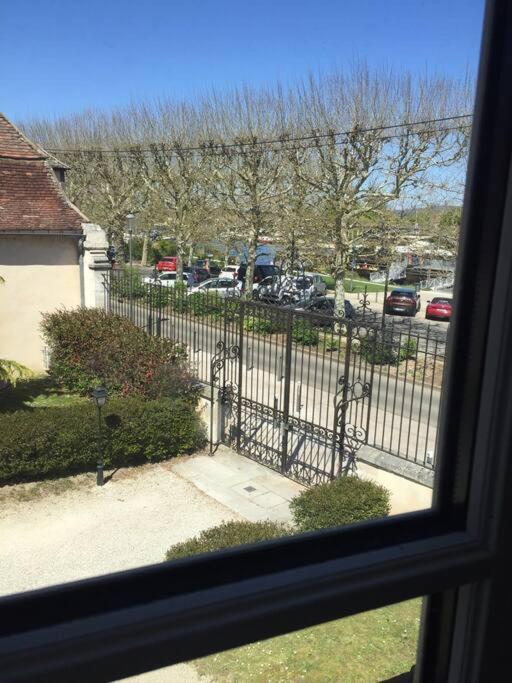 Bel Appart Au Bord De L'Eau Proche Gare Avec Wifi Auxerre Luaran gambar